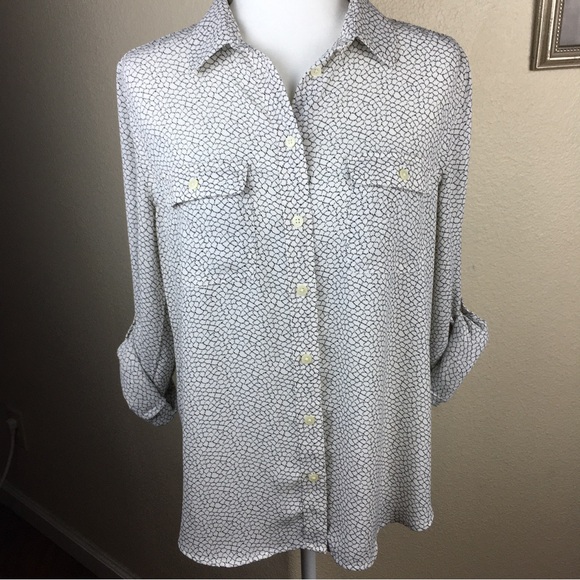 Ann Taylor Loft Women's Beige Long Sleeve Roll Tab Button Front Blouse Size M - Picture 4 of 8